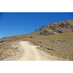 Road leading to the mausoleum of Imām Shāh Gharib Mirza